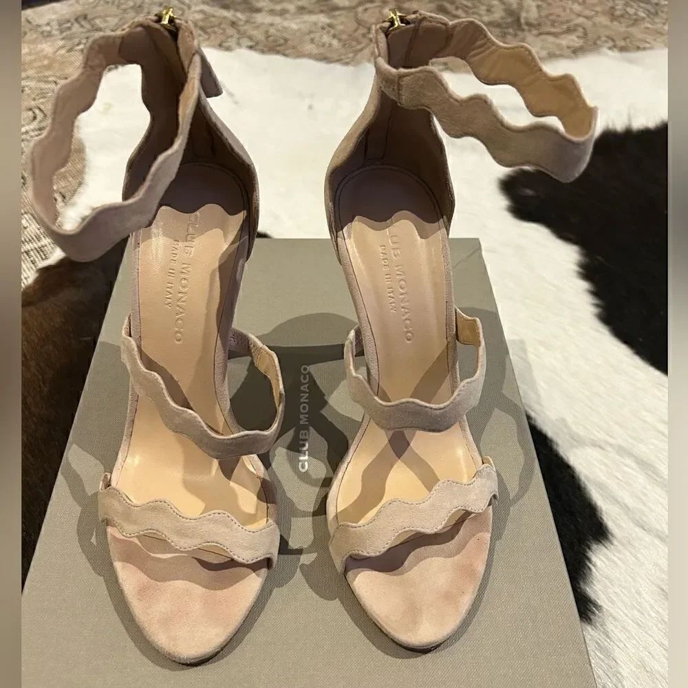 Club Monaco nude suede sandal